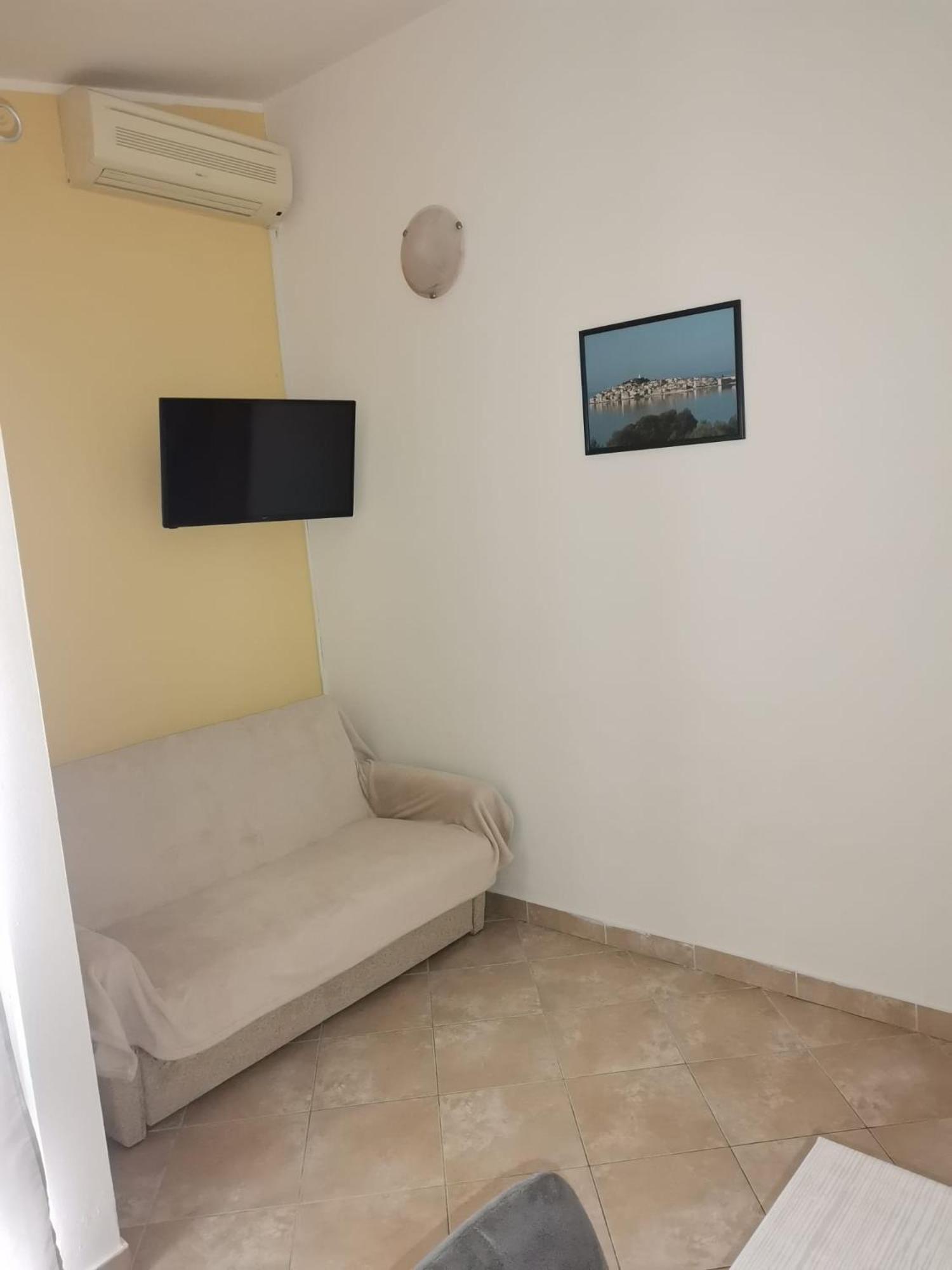 Apartmani Ljubo Primosten Exterior photo