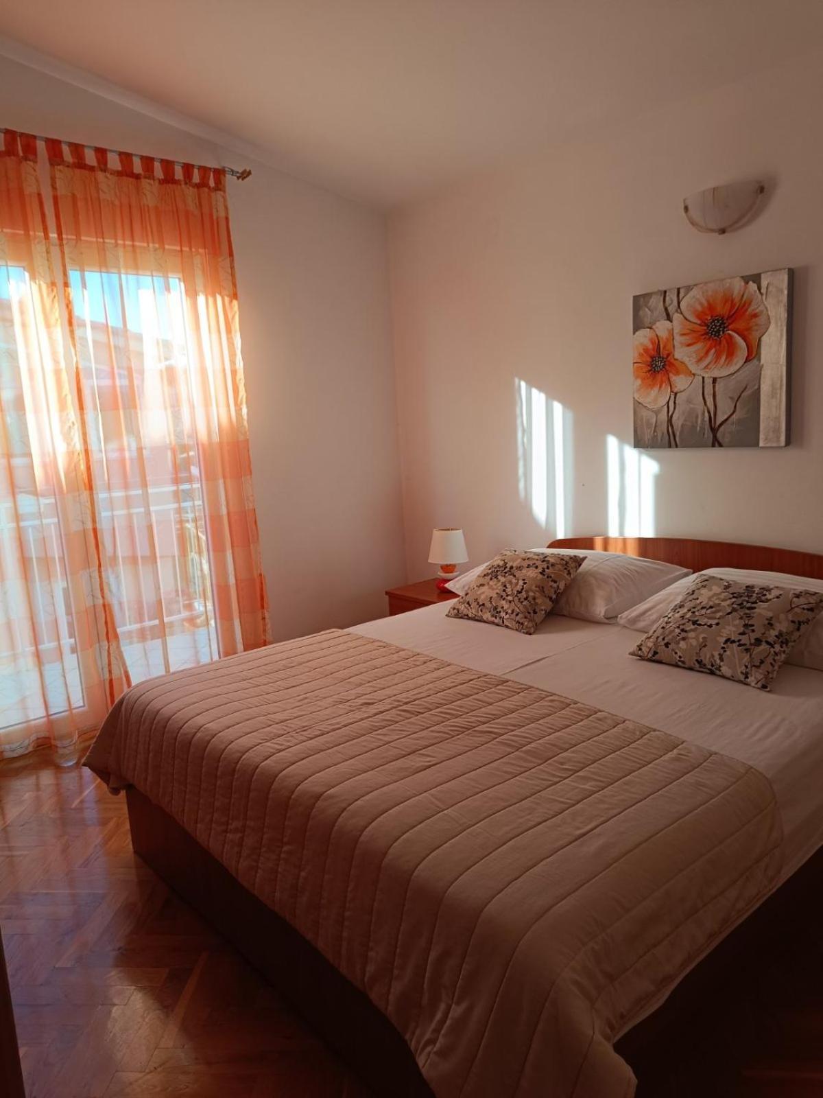 Apartmani Ljubo Primosten Exterior photo