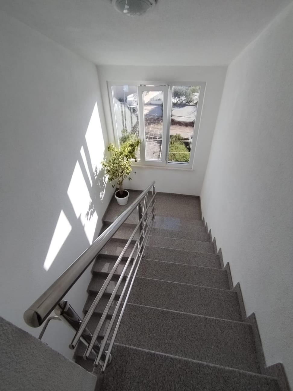 Apartmani Ljubo Primosten Exterior photo