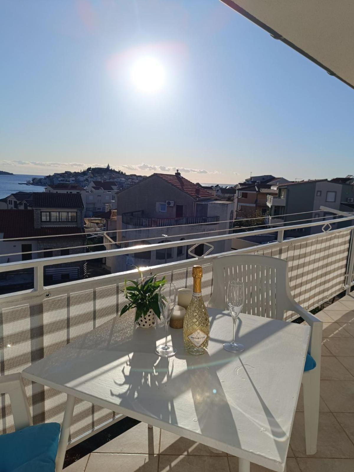Apartmani Ljubo Primosten Exterior photo
